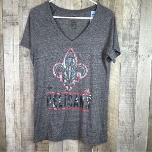 NBA Pelicans New Orleans Ladies Size XL V-Neck Short Sleeve Gray w/Red &…